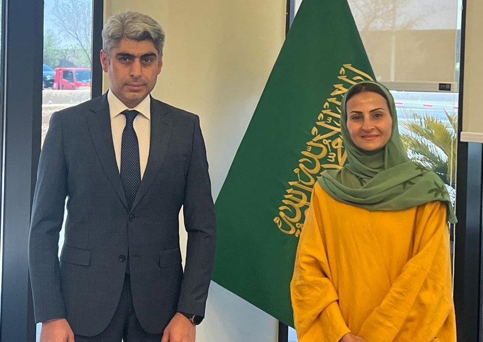 صاحبة السمو الملكي الأميرة سارة بنت بندر بن عبدالعزيز تبحث سبل انضمام دولة أذربيجان إلى المجلس الدولي للتمور