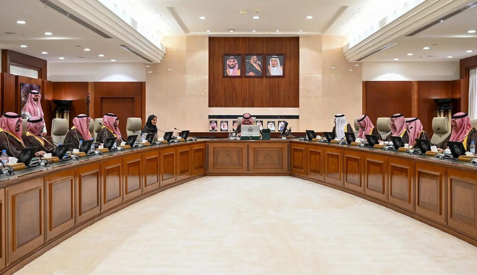 صاحبة السمو الملكي الأميرة سارة بنت بندر بن عبدالعزيز تشارك في اللجنة الاجتماعية العليا لتنمية قطاع التمور بالمدينة المنورة