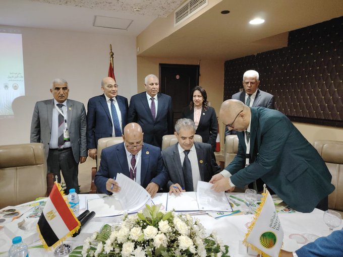 Dr. Abdulrahman Al-Habib and Dr. Ezz El-Din Al-Abbasi Sign a Memorandum of Understanding